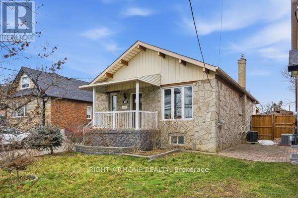 200 Gary Drive, Toronto (humberlea-Pelmo Park)