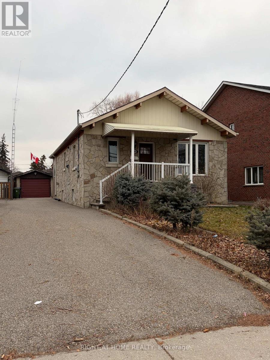 200 Gary Drive, Toronto (humberlea-Pelmo Park)