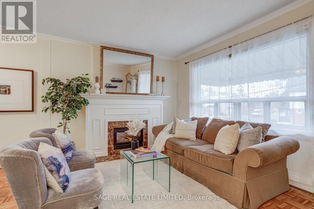 13 Patterson Avenue, Toronto (oakridge)