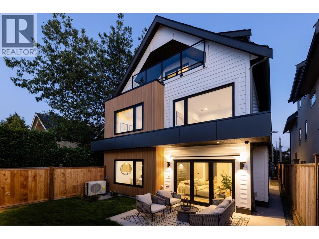 #2 1079 E 14th Avenue, Vancouver