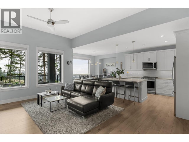 2573 Crown Crest Drive, West Kelowna