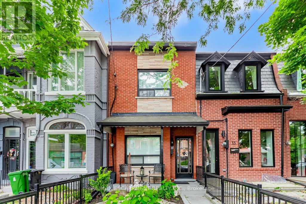 11 Alma Avenue, Toronto (little Portugal)