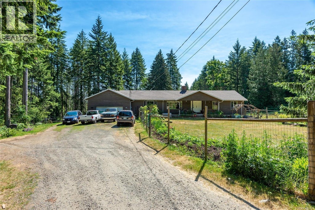 8598 Island Highway N, Black Creek