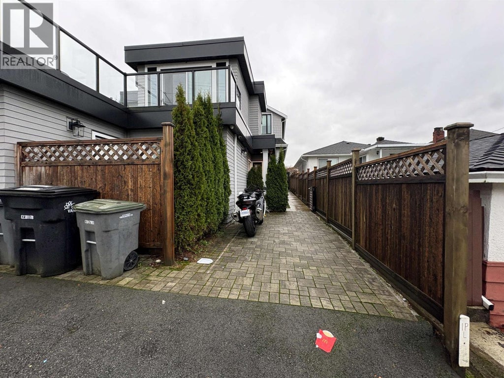 3429 Dundas Street, Vancouver