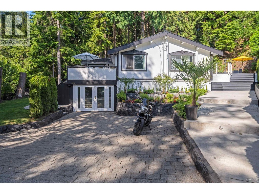 3870 Emerald Drive, North Vancouver
