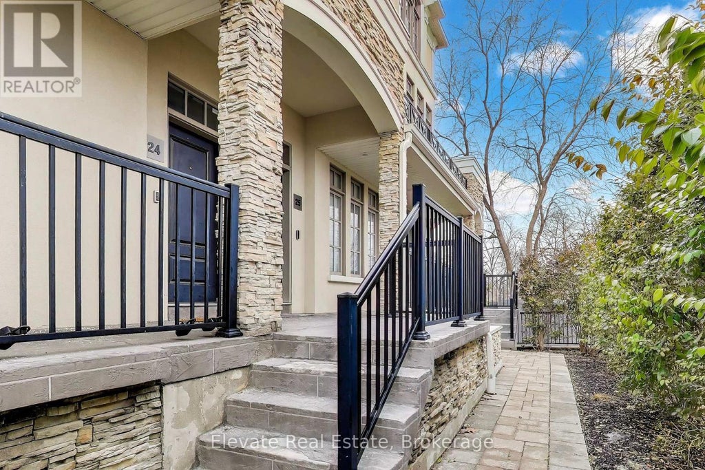 24 - 3083 Cawthra Road, Mississauga (applewood)