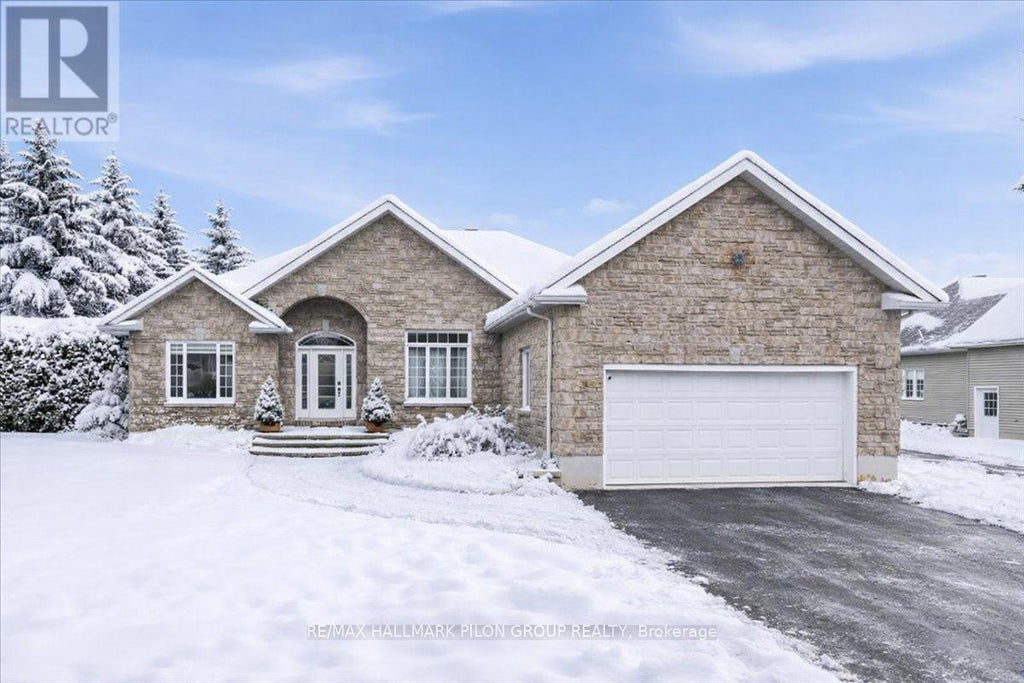 1147 Fieldown Street, Ottawa