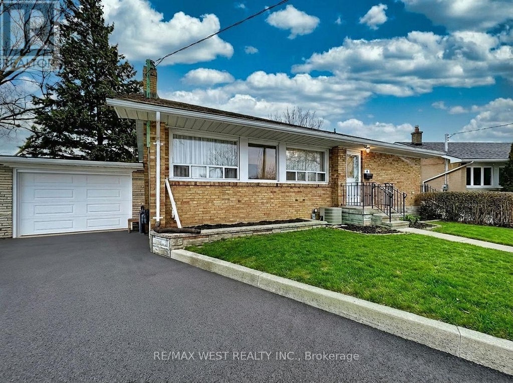 4 Kitson Drive, Toronto (cliffcrest)