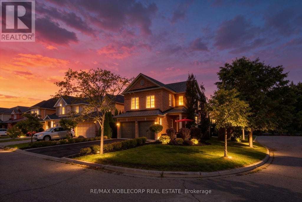 25 Aztec Court, Richmond Hill (westbrook)