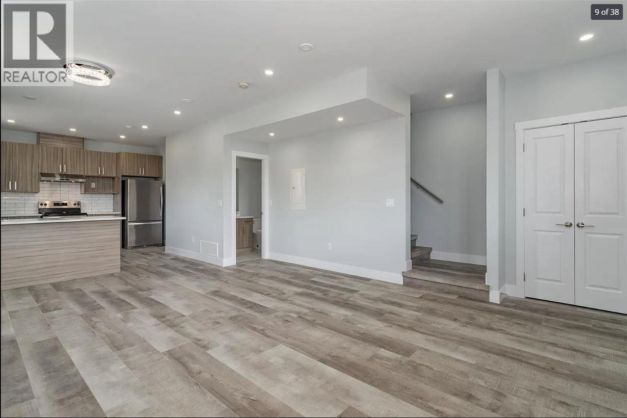 1046 Martin Avenue Unit# 3. Kelowna, British Columbia