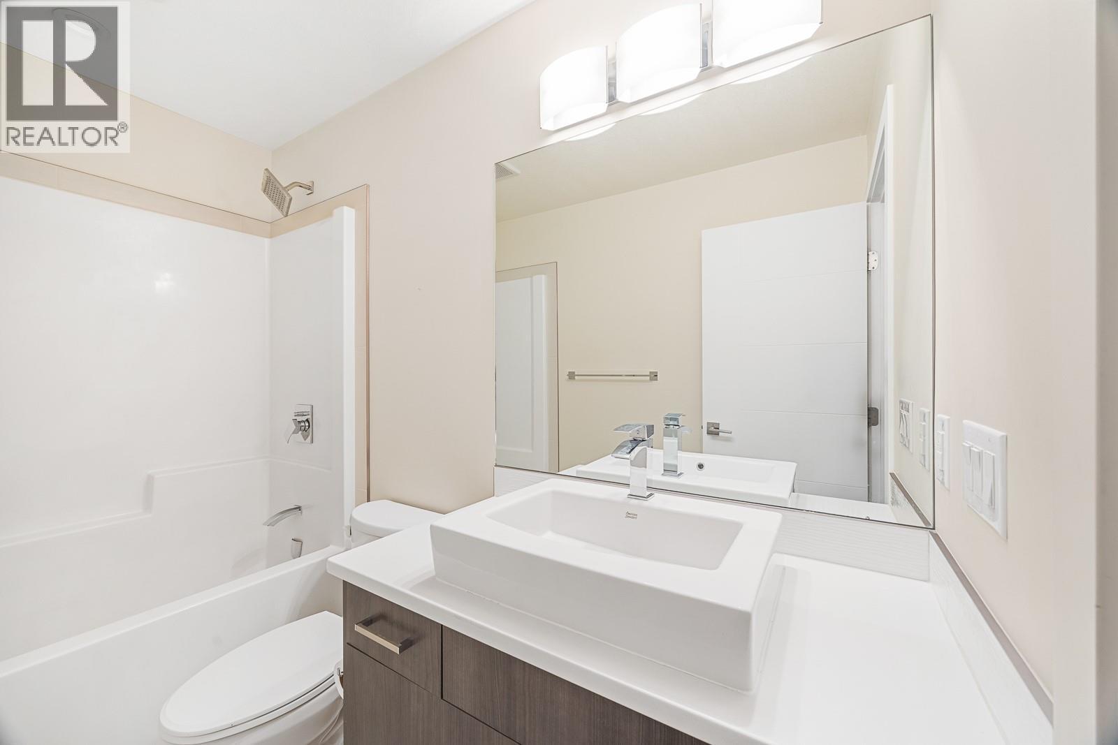 300 Drysdale Boulevard Unit# 3. Kelowna, British Columbia