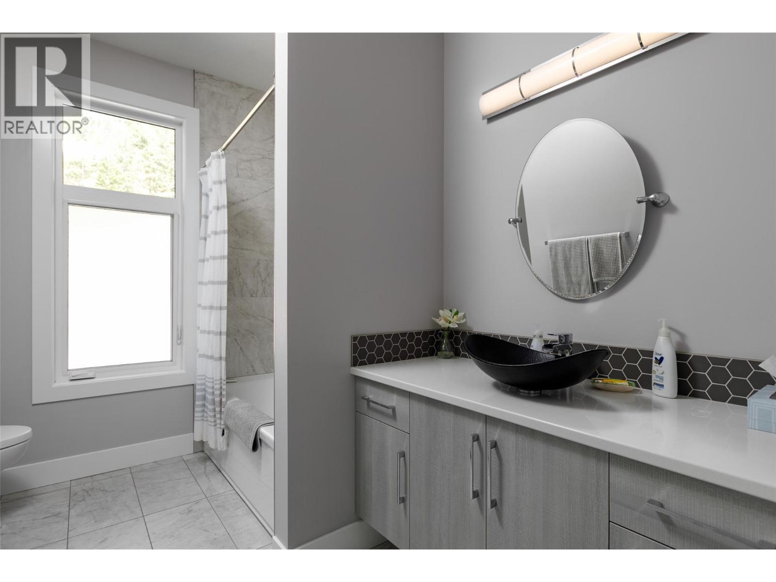 2510 Tallus Heights Lane. West Kelowna, British Columbia