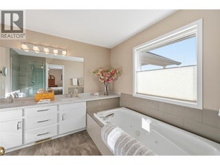 5291 Bradbury Street. Peachland, British Columbia