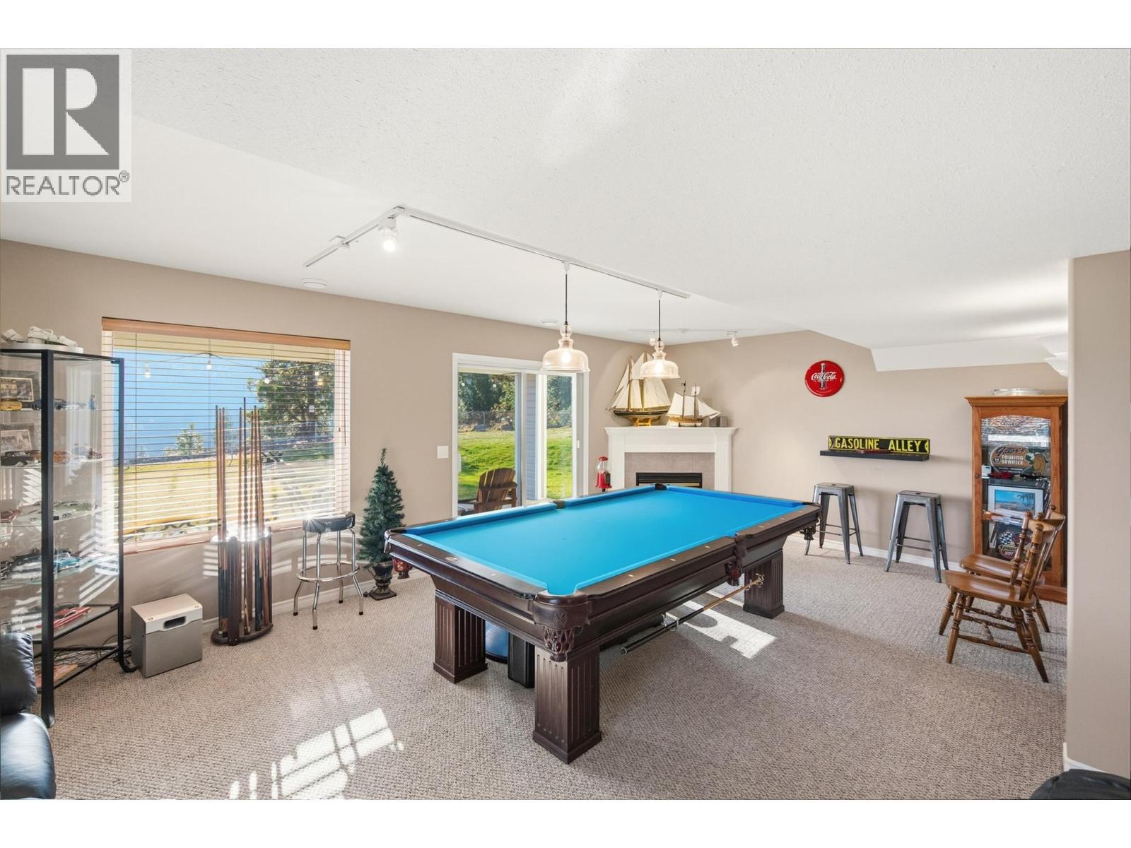 5291 Bradbury Street. Peachland, British Columbia