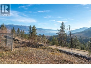 5291 Bradbury Street. Peachland, British Columbia