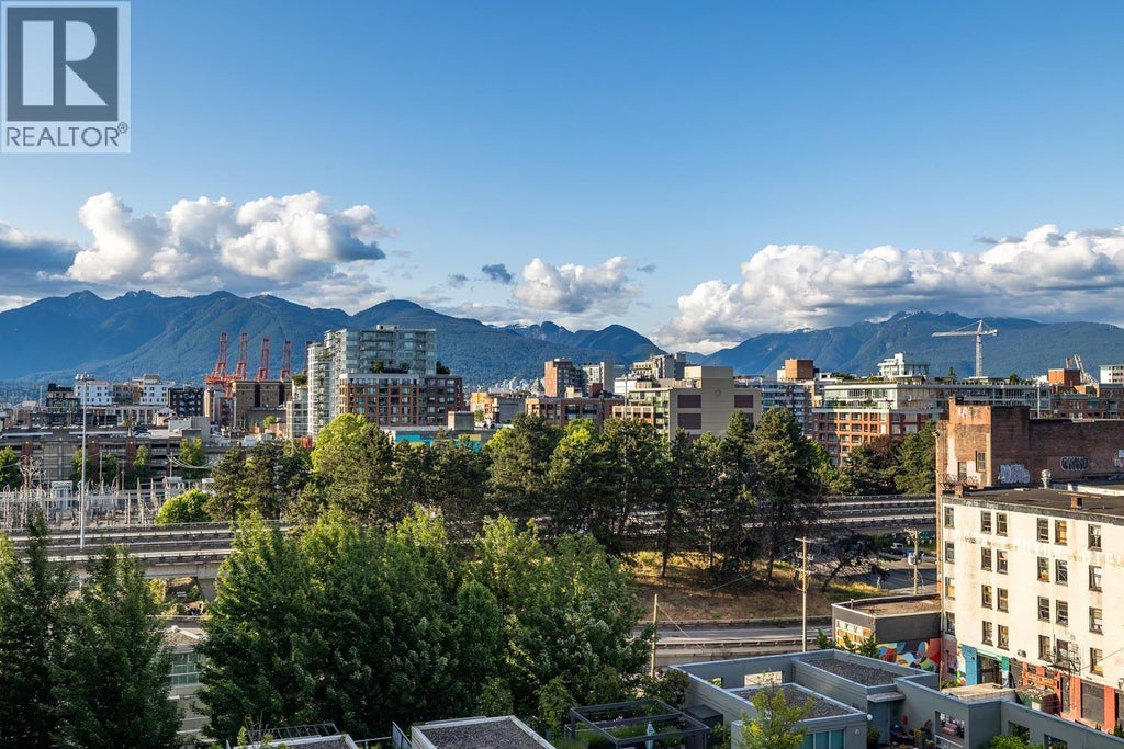 1002 120 Milross Avenue, Vancouver