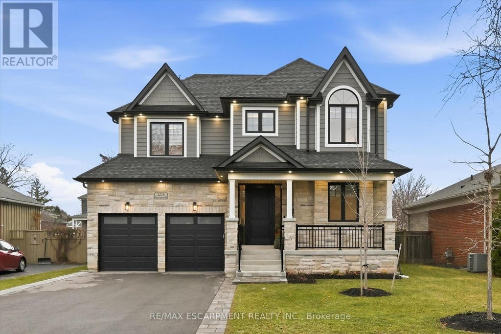 2229 Tallman Avenue, Burlington (brant)