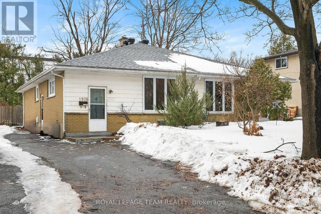 1938 Bromley Road, Ottawa
