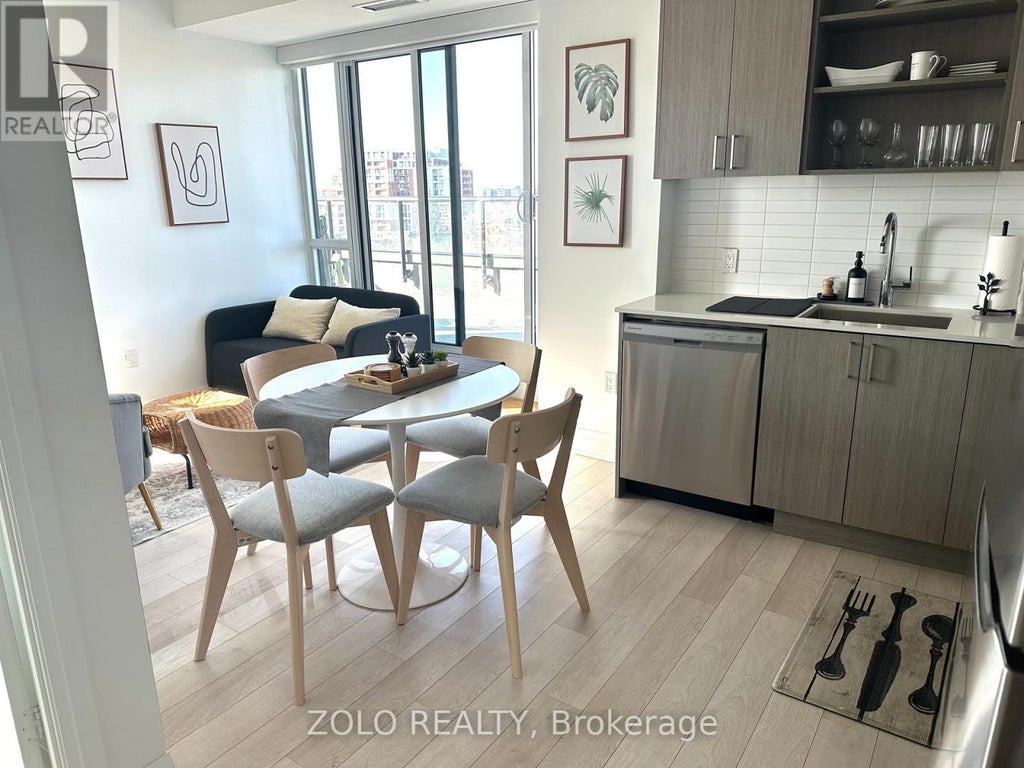 421 - 60 George Butchart Drive, Toronto (downsview-Roding-Cfb)