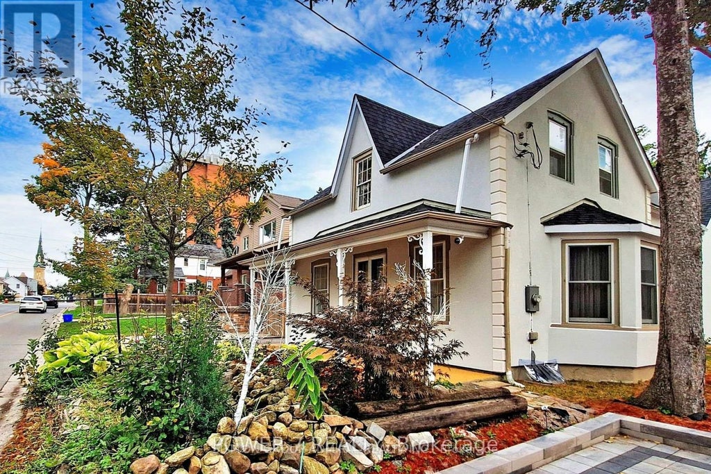 62 Centre Street W, Richmond Hill (mill Pond)