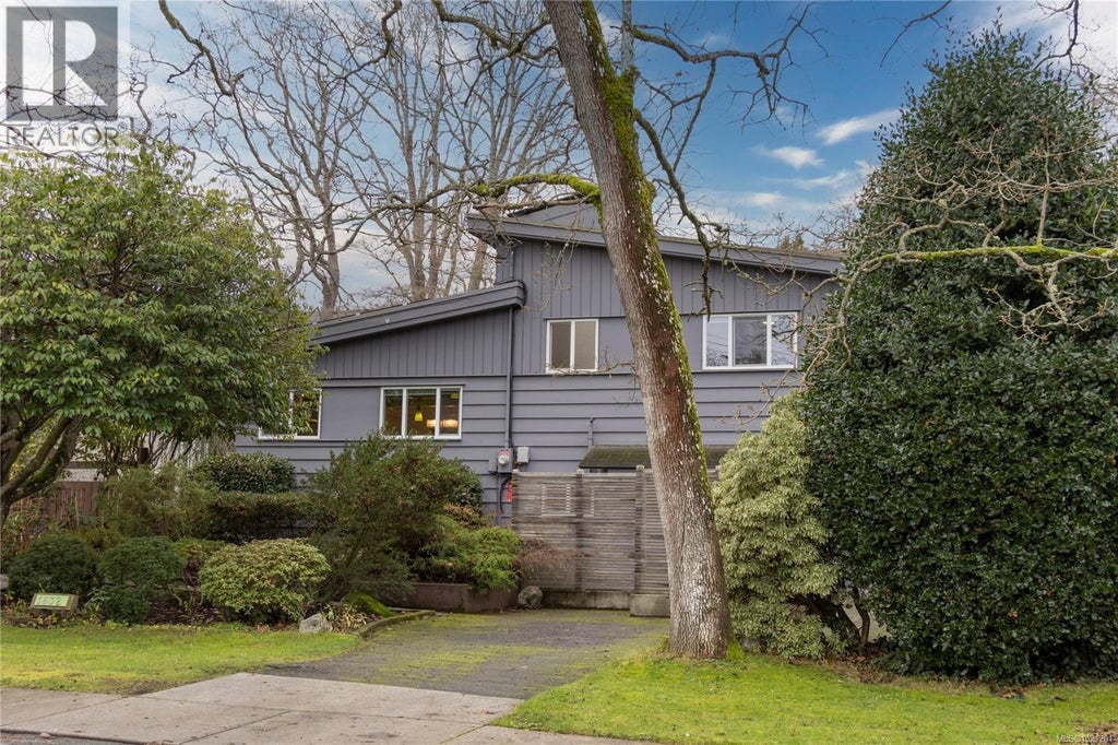 1632 Wilmot Place, Oak Bay