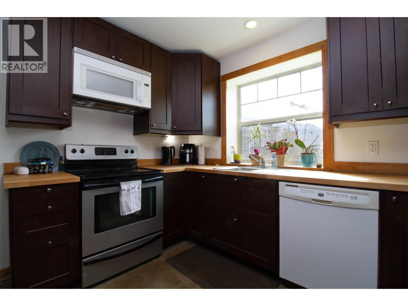 1905 Hay Road. Revelstoke, British Columbia