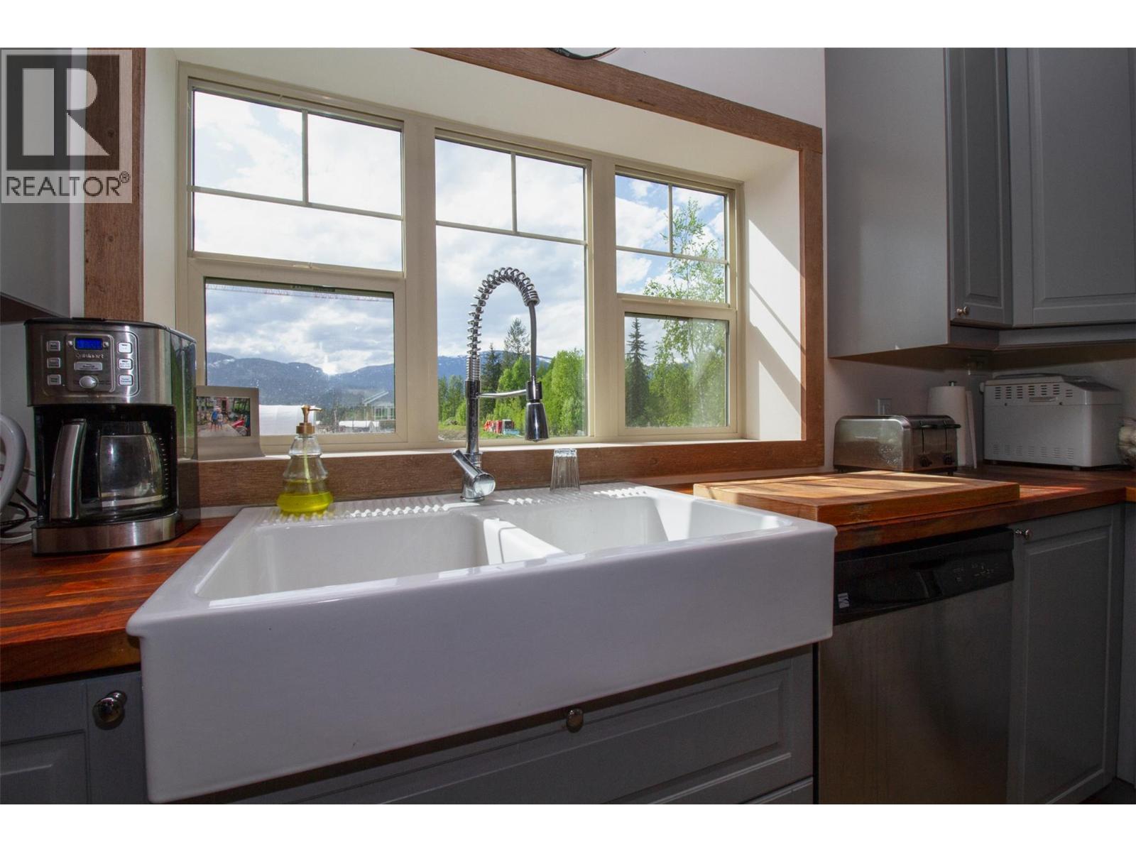 1905 Hay Road. Revelstoke, British Columbia