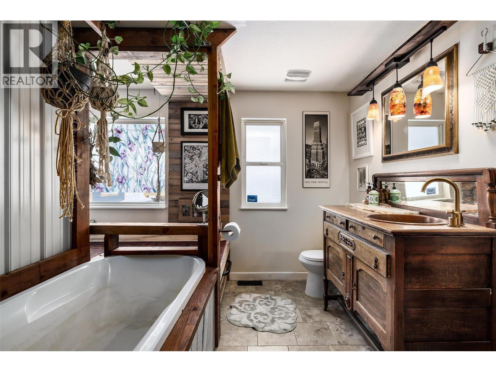 1813 Cardinal Creek Road. Kelowna, British Columbia