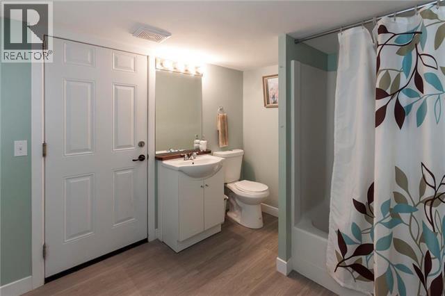 1813 Cardinal Creek Road. Kelowna, British Columbia