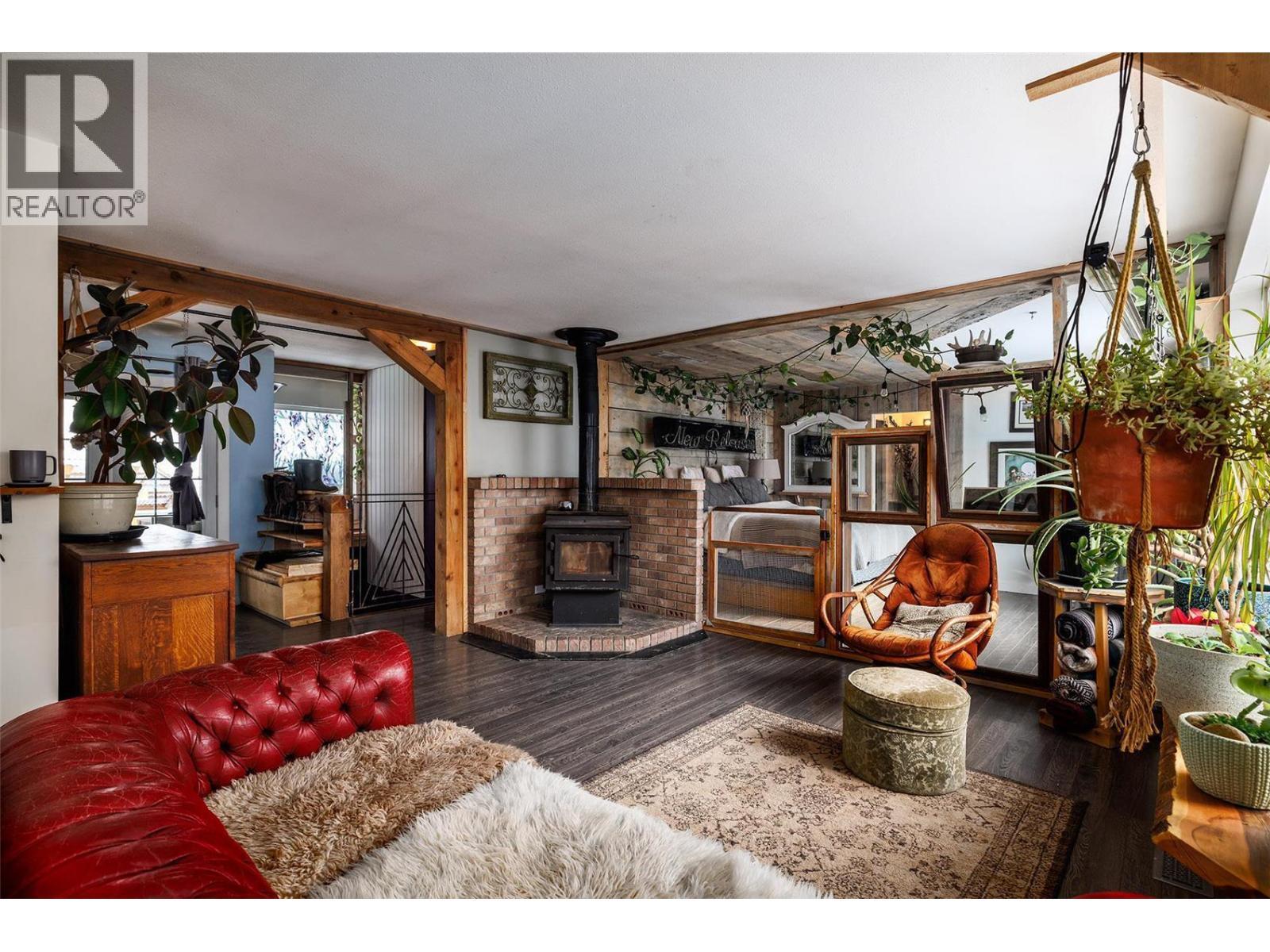 1813 Cardinal Creek Road. Kelowna, British Columbia