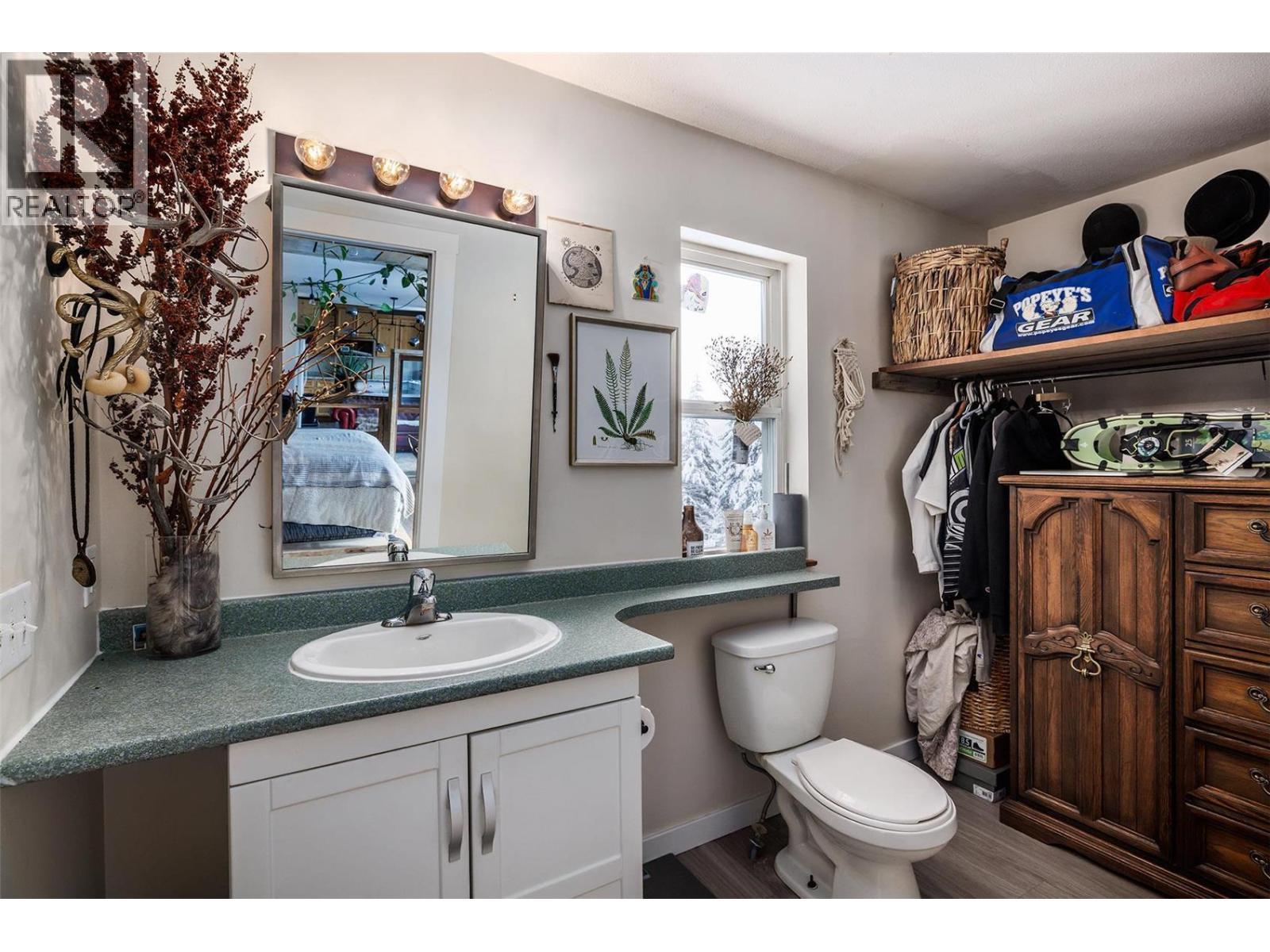 1813 Cardinal Creek Road. Kelowna, British Columbia