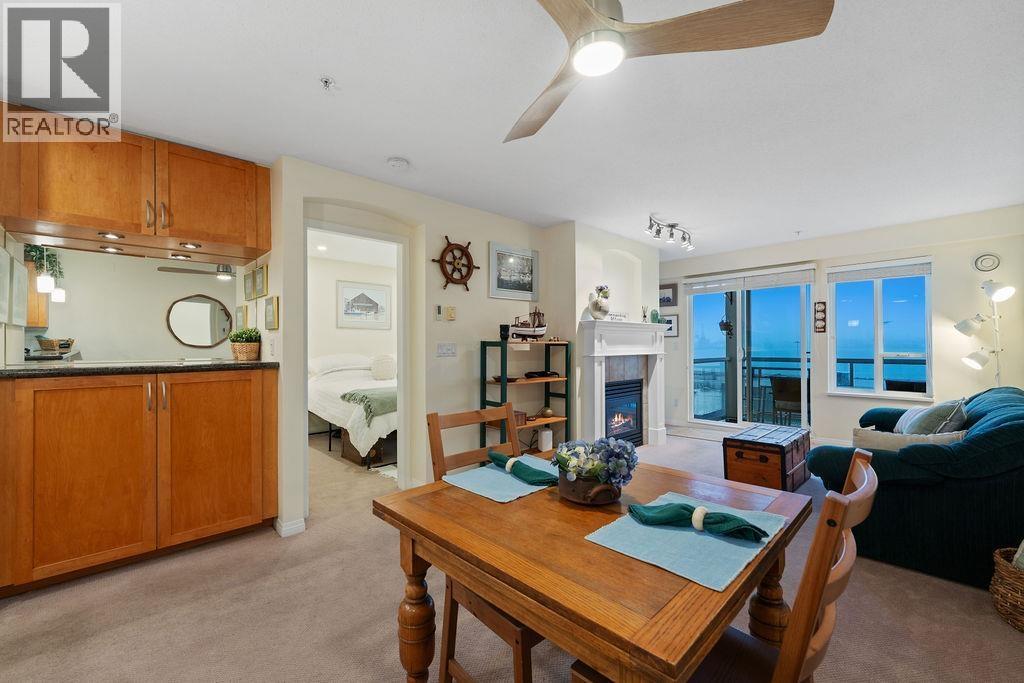 308 333 E 1st Street, North Vancouver