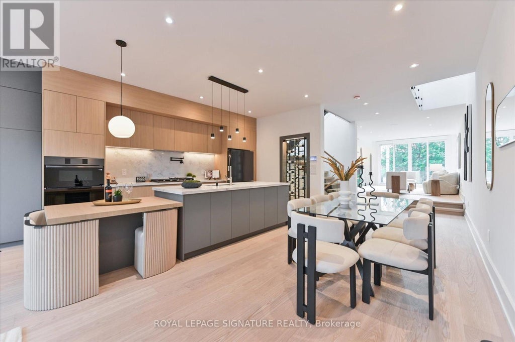 24 Elmsdale Road, Toronto (east York)