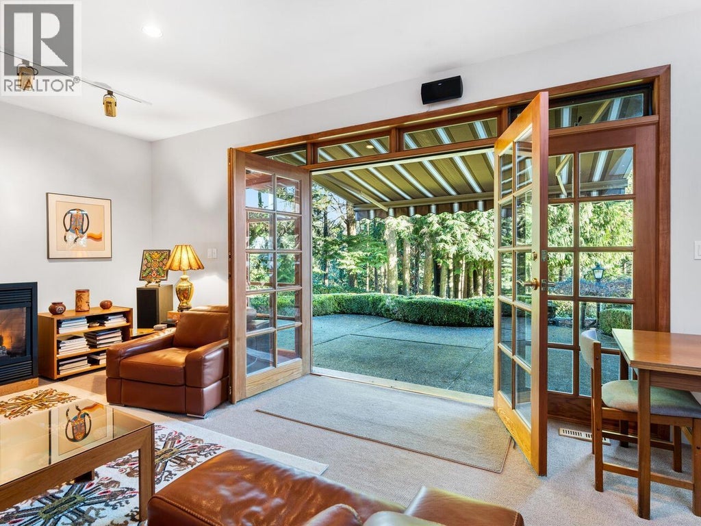 1588 Merlynn Crescent, North Vancouver