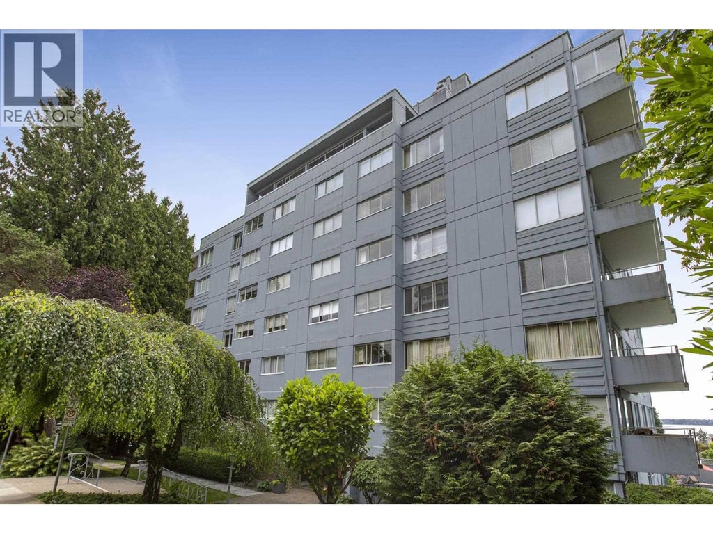 102 1730 Duchess Avenue, West Vancouver