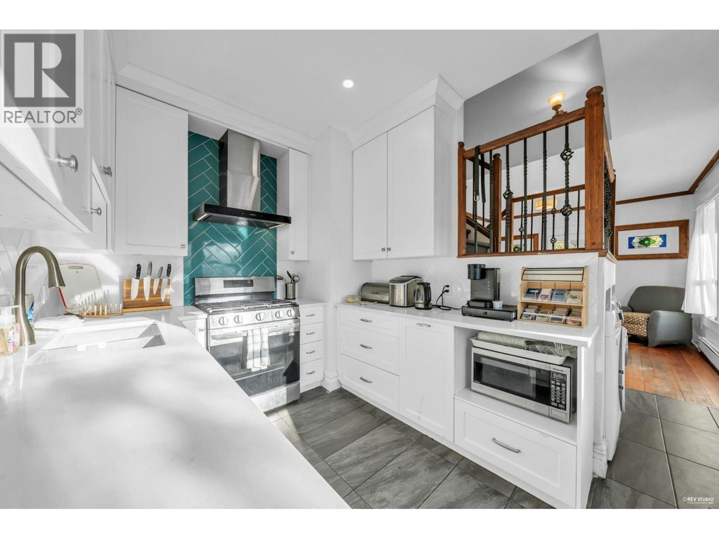 237 Sandringham Avenue, New Westminster