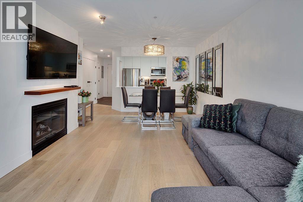 411 108 W Esplanade Avenue, North Vancouver