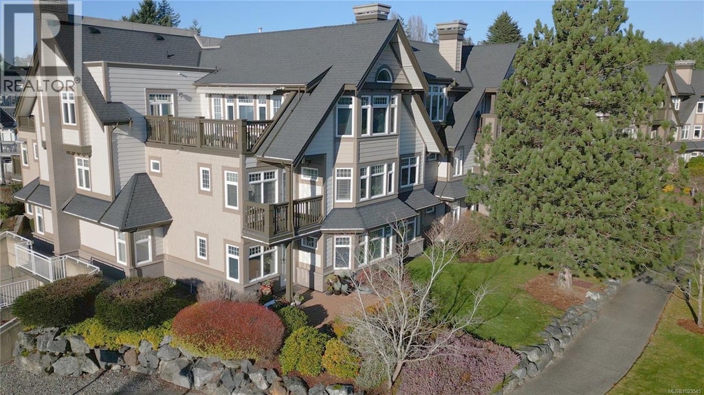 231 4490 Chatterton Way, Saanich