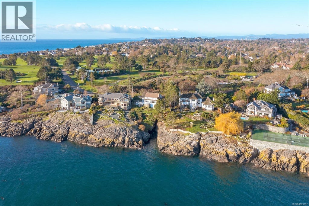 987 Beach Drive, Oak Bay