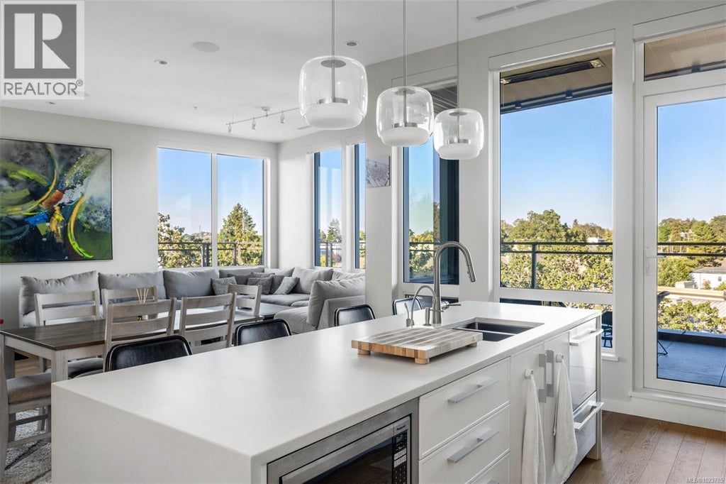 601 1201 Fort Street, Victoria