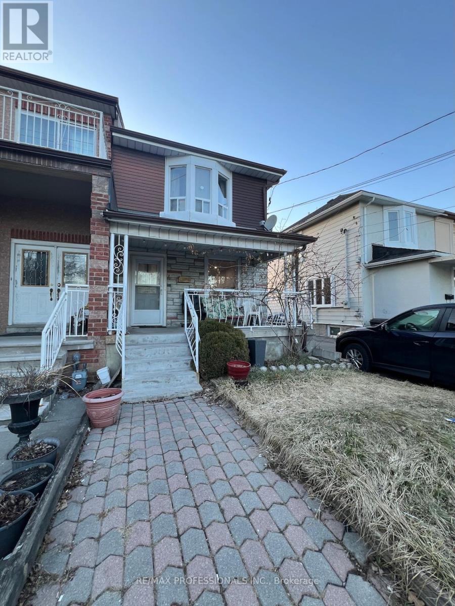 4 Locust Street, Toronto (mount Dennis)