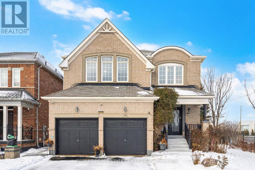 38 Lightcatcher Circle, Brampton (bram East)