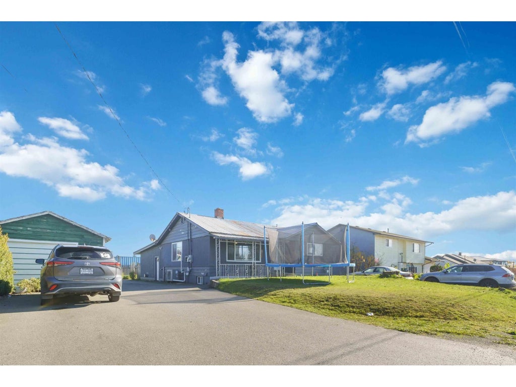 1860 Queen Street, Abbotsford