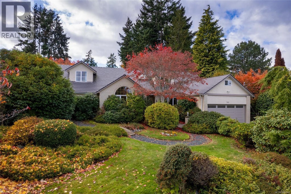 566 Crescent Road W, Qualicum Beach