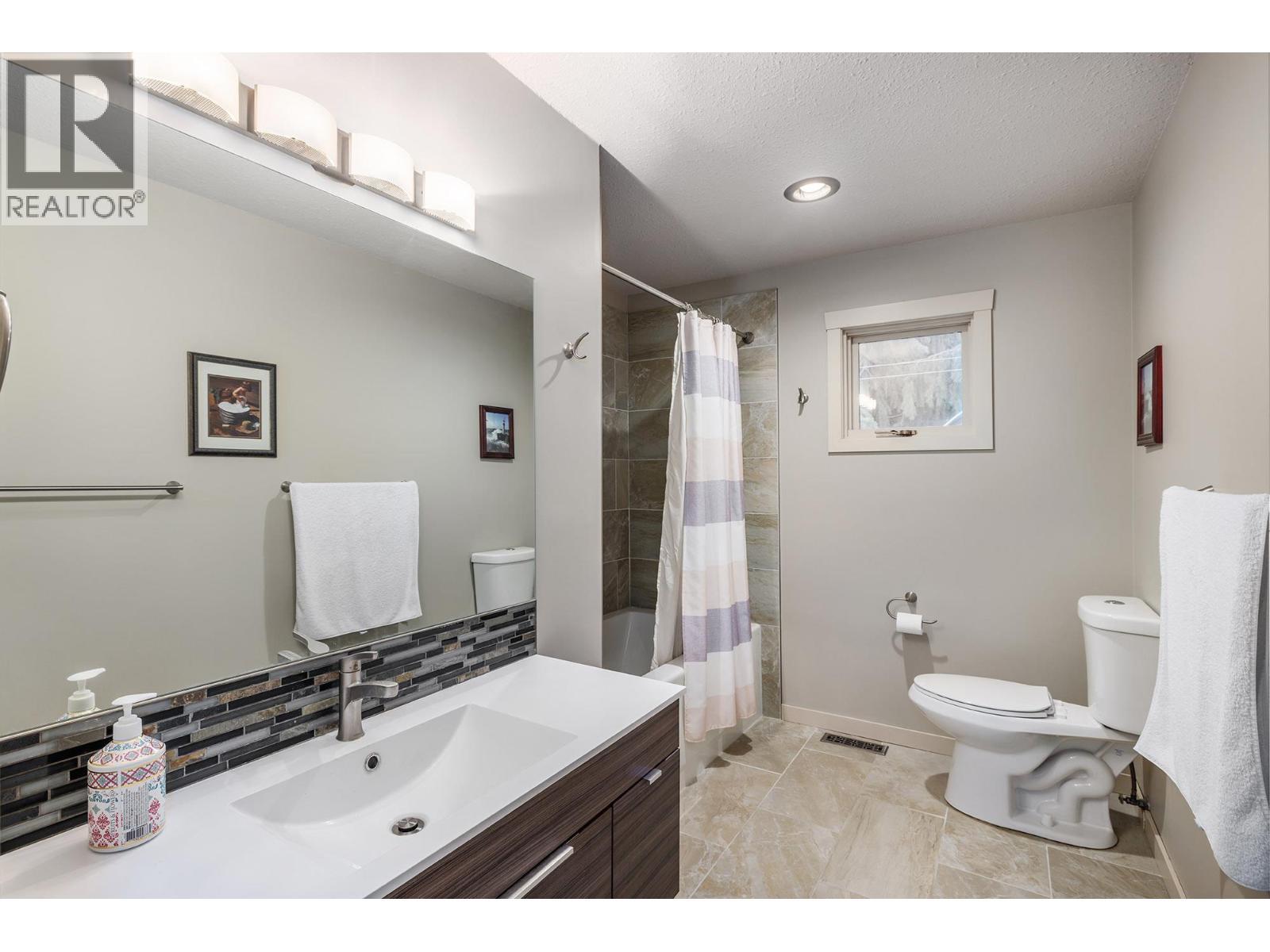 5715 Lakeshore Road. Kelowna, British Columbia