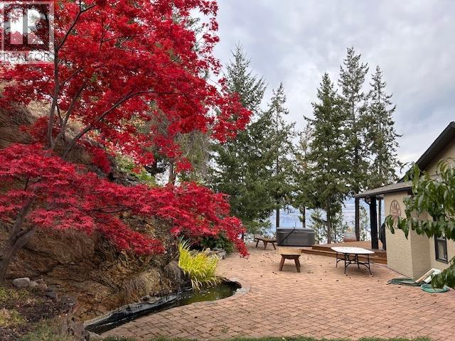 5715 Lakeshore Road. Kelowna, British Columbia