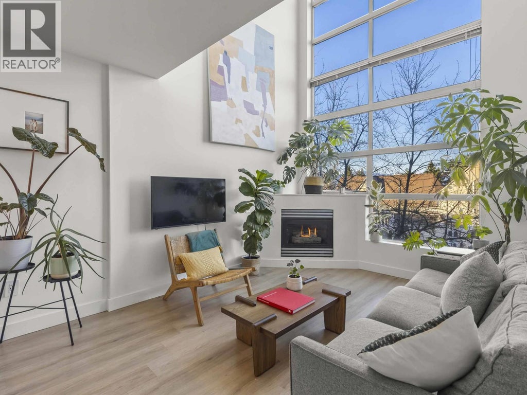 301 418 E Broadway, Vancouver