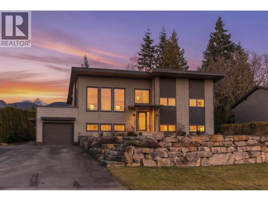 40298 Ayr Drive, Squamish