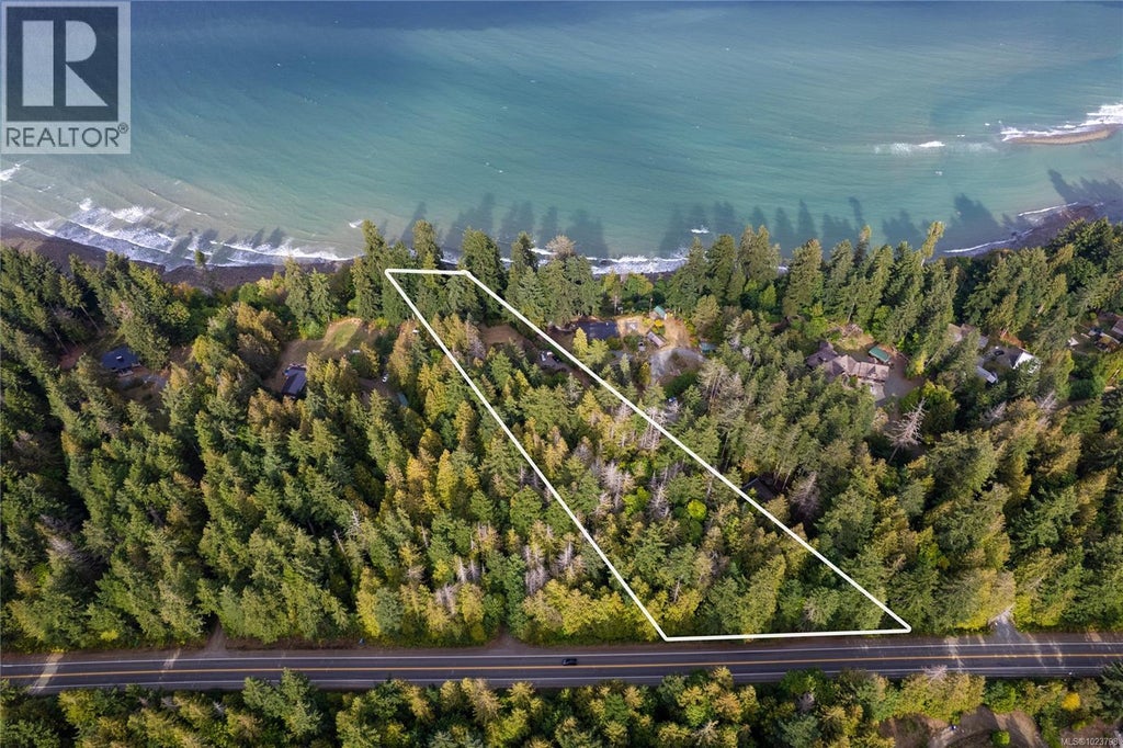 5171 Island Highway W, Qualicum Beach