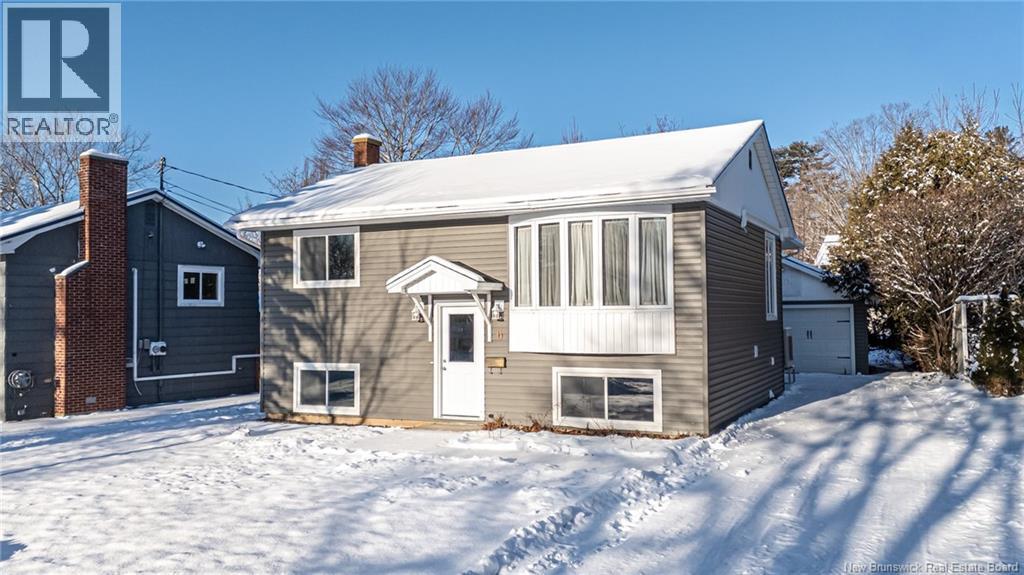 6 Lawrence Crescent, Fredericton